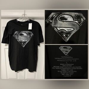 Superman logo T-shirt size LARGE